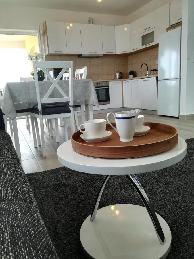 Apartment Villa Bijele Stijene Karlobag Extérieur photo