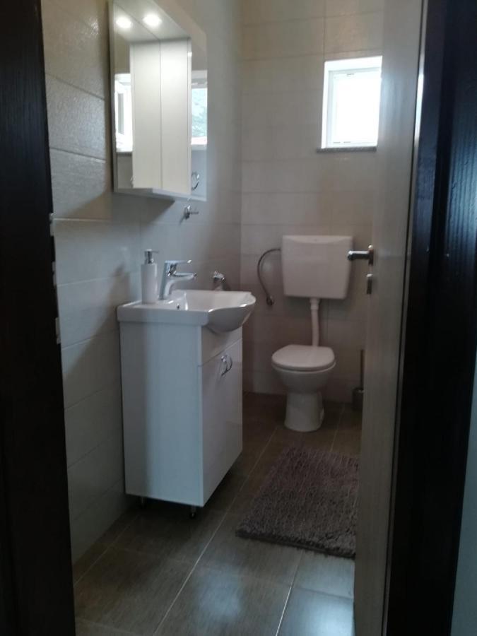 Apartment Villa Bijele Stijene Karlobag Extérieur photo