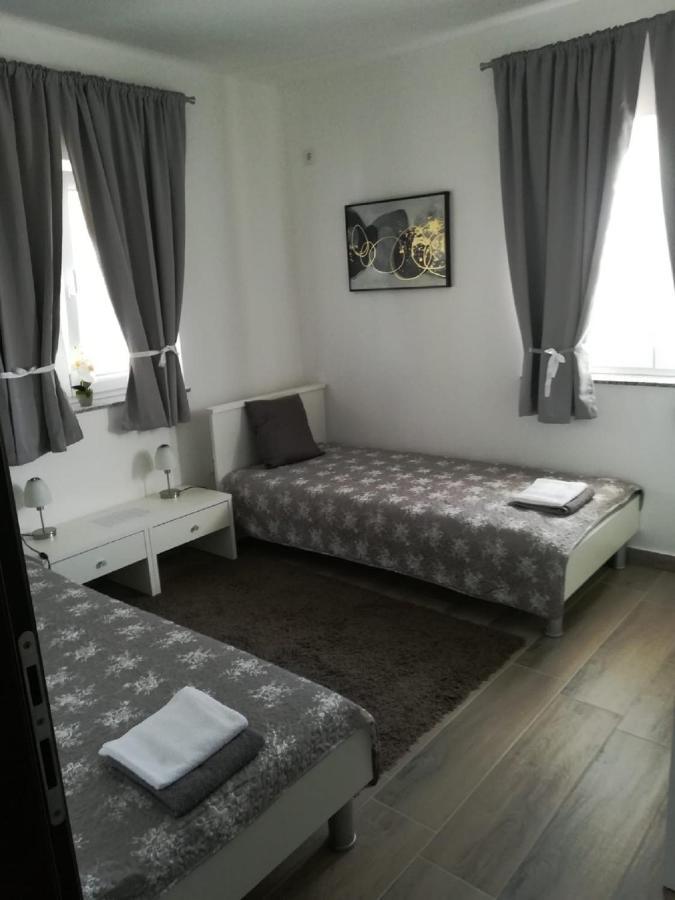 Apartment Villa Bijele Stijene Karlobag Extérieur photo