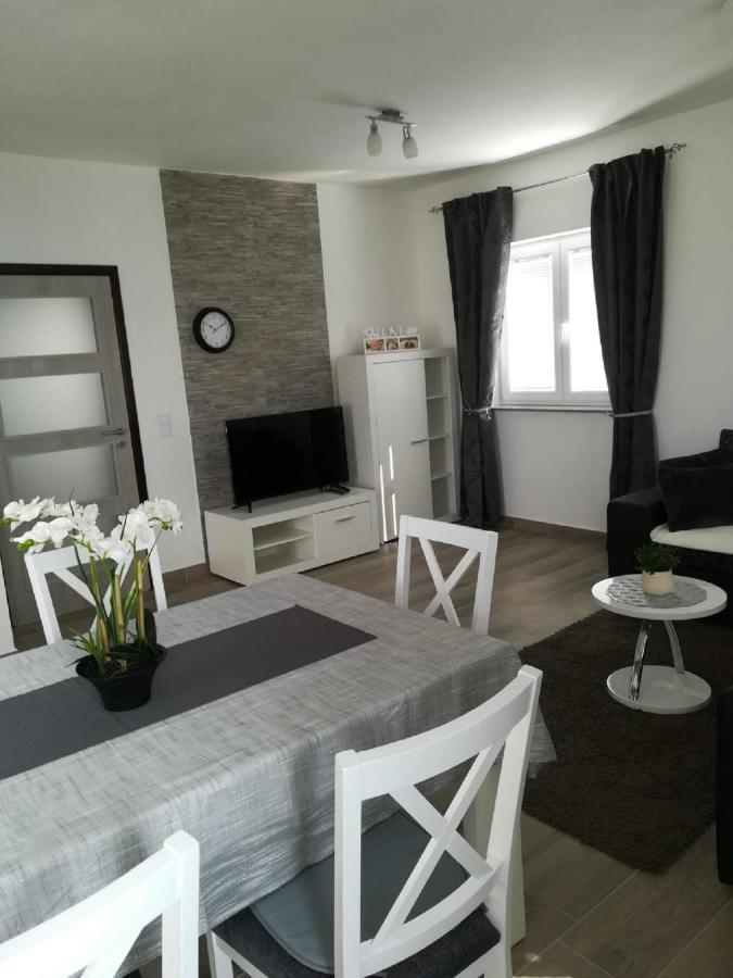 Apartment Villa Bijele Stijene Karlobag Extérieur photo